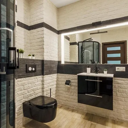 6 Sierpnia * Łódź