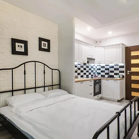 6 Sierpnia Lejlighed Łódź